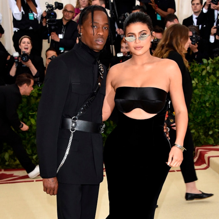 Kylie Jenners Latest Post With Travis Scott Has Fans Questioning